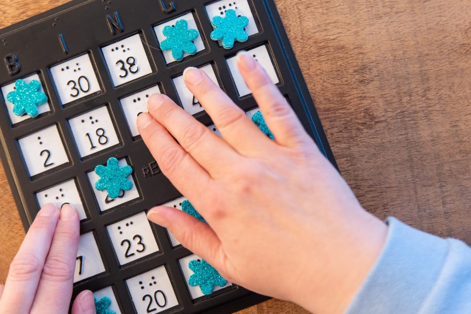 Met bingokaarten in braille wordt de bingo nog toegankelijker